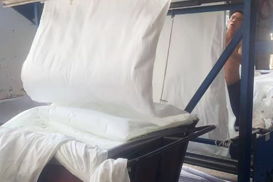 โรงงานผลิตผ้าย้อม-พื้นที่พลิกผ้าสีเทา