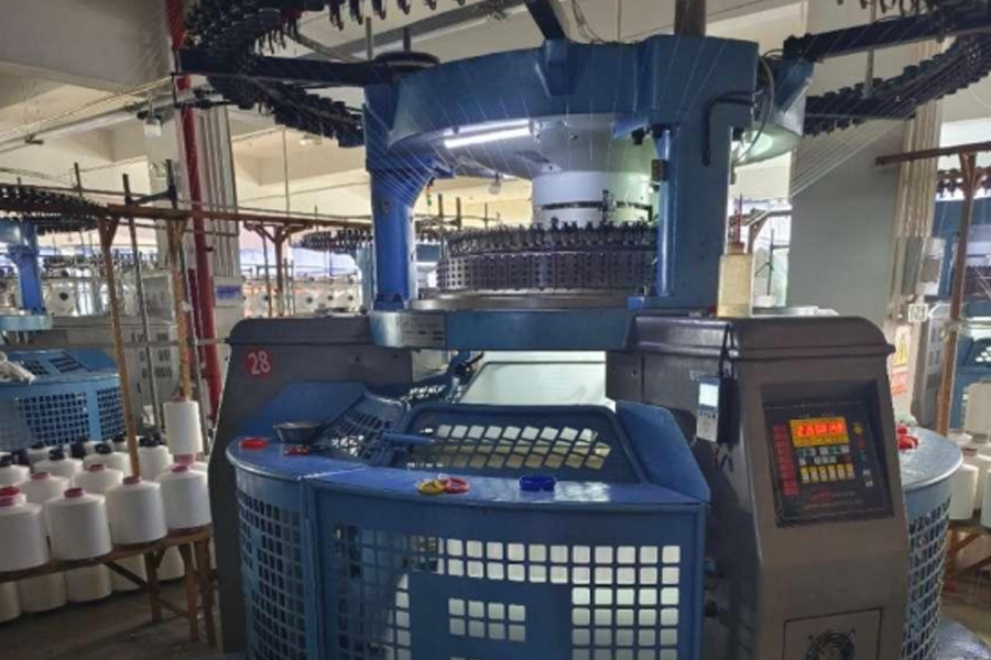 รุ่นการผลิตผ้าสีเทา-ตีนผีสองด้าน